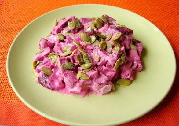 Beetroot salad pumpkin saves with seed